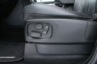 Land Rover Discovery 2016 3.0L Diesel SDV6-thumb-11