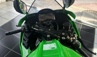 Kawasaki Ninja ZX - 10 R 2025-thumb-3