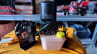 Mercuiser Υδραυλική αντλία power tilt/trim pump 12V.