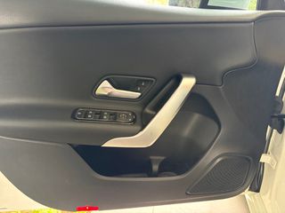 Mercedes-Benz A 160 2020-thumb-7