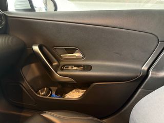 Mercedes-Benz A 160 2020-thumb-9