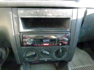 Volkswagen Golf 1999-thumb-22