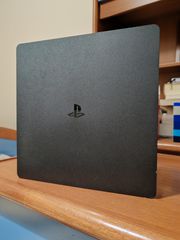 Playstation 4 slim jet black 1tb + 2 τηλεχειριστήρια dualshock 4+ 2 παιχνίδια