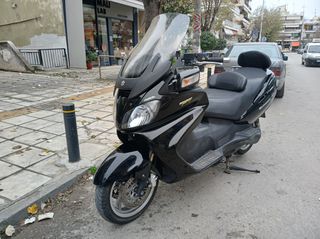 Suzuki Burgman 650 2012-thumb-2