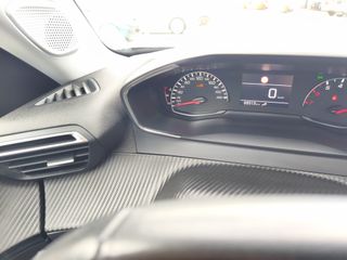 Peugeot 2008 2022 1,2 PureTech 100hp Active Pack-thumb-9
