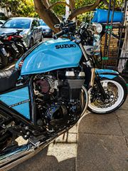 Suzuki GSX 1400 2004 GSX1400-thumb-2