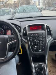 Opel Astra 2011 TURBO SPORT 180HP-thumb-2