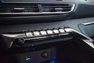 Peugeot 3008 2018 1.2 ltrfun Allure Δέρμα Navi Led Οθόνη Camera Κλ.SOS LM19'-thumb-55