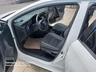 Toyota Auris 2018 1.4 D-4D-thumb-10