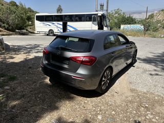 Mercedes-Benz A 180 2021 d-thumb-2