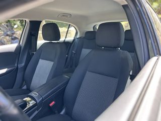 Mercedes-Benz A 180 2021 d-thumb-6