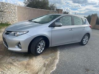 Toyota Auris 2014 1.4 D-4D Dynamic-thumb-2