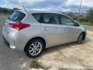 Toyota Auris 2014 1.4 D-4D Dynamic-thumb-5
