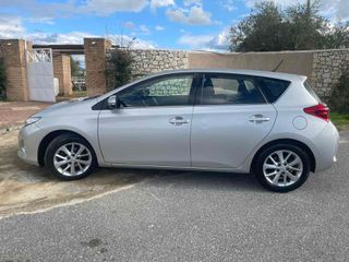 Toyota Auris 2014 1.4 D-4D Dynamic-thumb-6