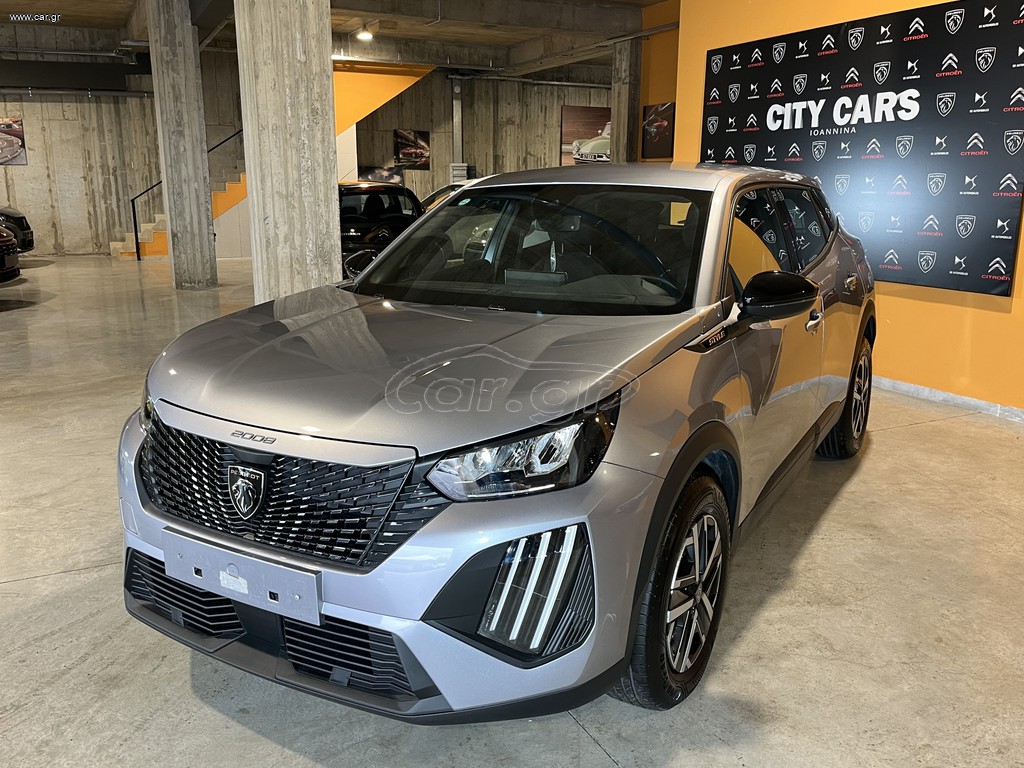 Peugeot 2008 2025 1.2 PURETECH 100 STYLE
