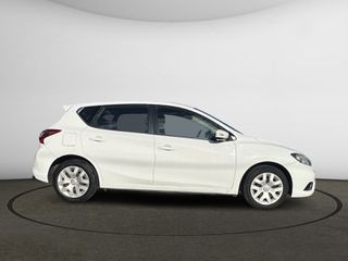 Nissan Pulsar 2016-thumb-4