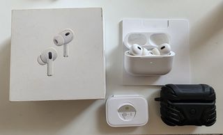 Apple AirPods Pro 2nd Gen (USB-C / MagSafe) | Αχρησιμοποίητα Eartips + 3 Θήκες