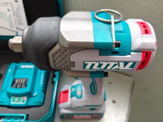 ΤΟ ΝΕΟ ΘΗΡΙΟ ΤΗΣ TOTAL!! 2100Nm!!! ΜΠΟΥΛΟΝΟΚΛΕΙΔΟ 3/4" 20V 2 ΜΠΑΤΑΡΙΕΣ Χ 20VX8Ah!! ΔΕΙΤΕ ΤΟ ΣΤΗΝ ΕΚΘΕΣΗ ΜΑΣ!!-thumb-6