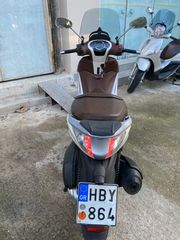 Piaggio Beverly 300 2011-thumb-3