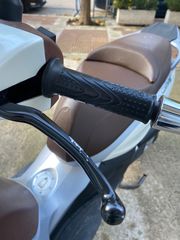 Piaggio Beverly 300 2011-thumb-10