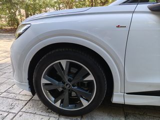Audi Q4 e-tron 2022 2X S-LINE-thumb-1