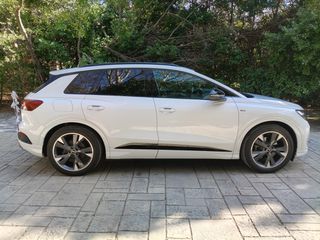 Audi Q4 e-tron 2022 2X S-LINE-thumb-5