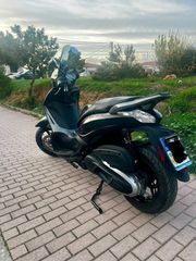 Piaggio Beverly 350 2016-thumb-1