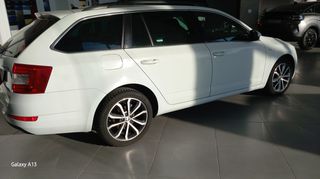 Skoda Octavia 2015 S/W-thumb-4