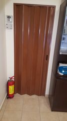 Πωλούνται έπιπλα και είδη κομμωτηρίου.-thumb-12