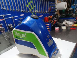 Πωλείται γνήσιο μεταχειρισμένο τεποζιτο KAWASAKI TENGAI 650