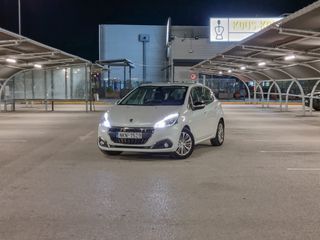 Peugeot 208 2016
