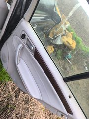 Mercedes c200-thumb-5