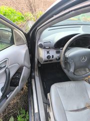 Mercedes c200-thumb-6
