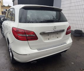 Mercedes-Benz B 180 2013 CDI-thumb-15