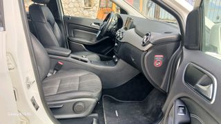 Mercedes-Benz B 180 2013 CDI-thumb-12