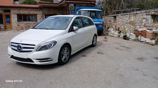 Mercedes-Benz B 180 2013 CDI-thumb-2