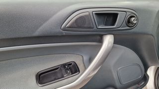 Ford Fiesta 2009-thumb-14