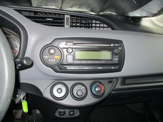 Toyota Yaris 2015 YARIS 1.0 VVTI-thumb-4