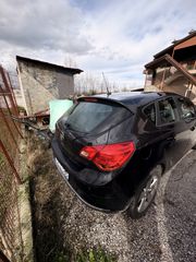 Opel Astra 2014-thumb-4