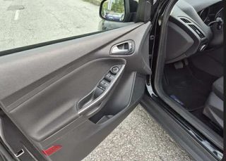 Ford Focus 2016-thumb-3
