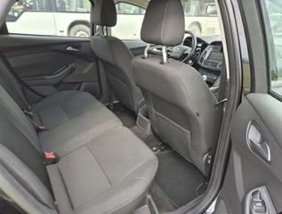 Ford Focus 2016-thumb-5