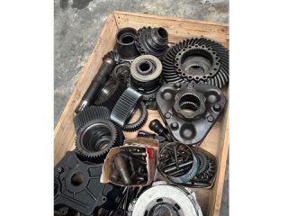 Πίσω διαφορικό, φρένα Massey Ferguson 8s.245