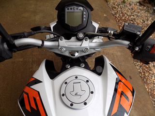 KTM 200 Duke 2016-thumb-10