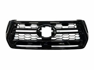 ΜΑΣΚΑ TOYOTA HILUX REVO '18-'20 (ΓΙΑ ΕΚΔΟΣΗ MILLENIUM/INVINCIBLE) ΜΕ ΜΑΥΡΟ ΠΛΑΙΣΙΟ