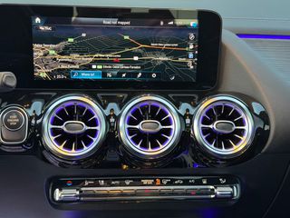 Mercedes-Benz GLA 250 2021 *MAT*AMG LINE*PANORAMA*MULTIBEAM*FULL EXTRA*-thumb-44