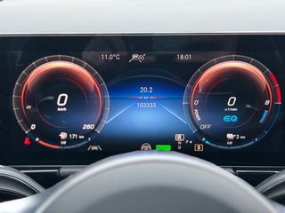 Mercedes-Benz GLA 250 2021 *MAT*AMG LINE*PANORAMA*MULTIBEAM*FULL EXTRA*-thumb-40