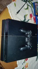 Playstation 4 και κασέτες παιχνιδιών