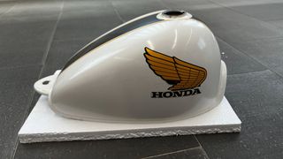 (SOLD) HONDA MONKEY 12V - ΓΝΗΣΙΟ ΤΕΠΟΖΙΤΟ - AB27 - Z50J - ΛΕΥΚΟ!
