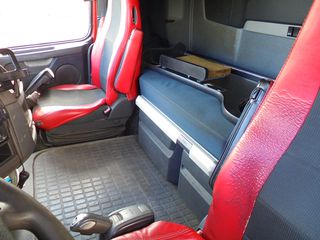 Volvo 2012-thumb-10