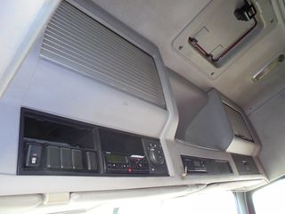 Volvo 2012-thumb-12